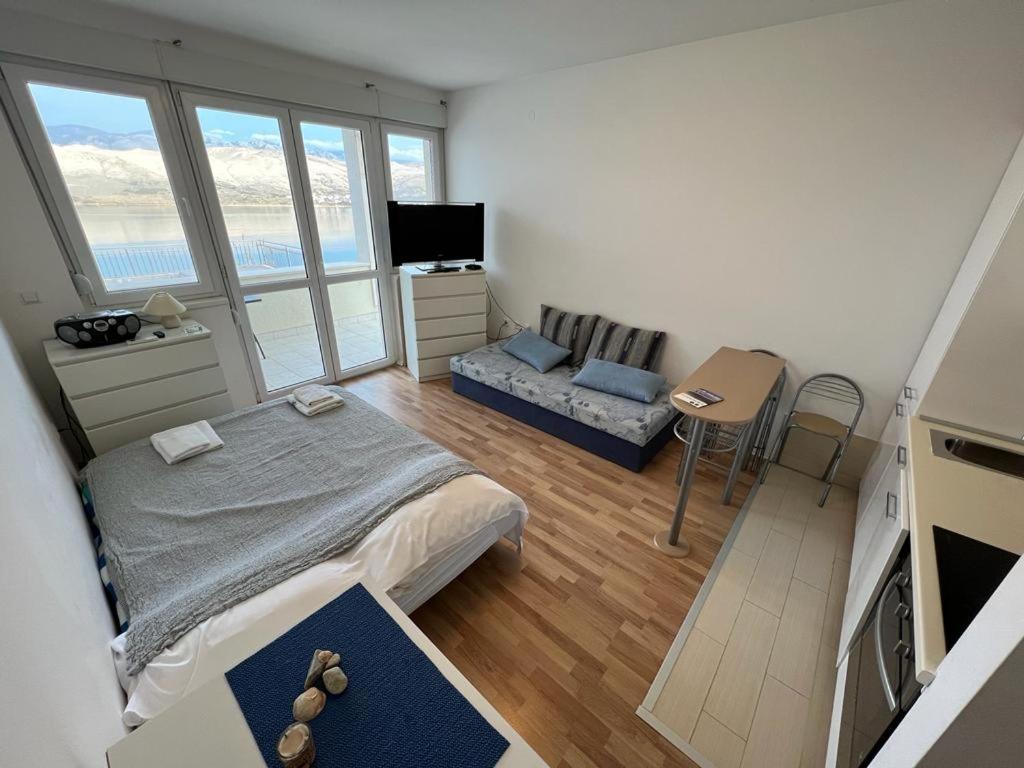 Sea View & Pool Studio Pag Town Dış mekan fotoğraf